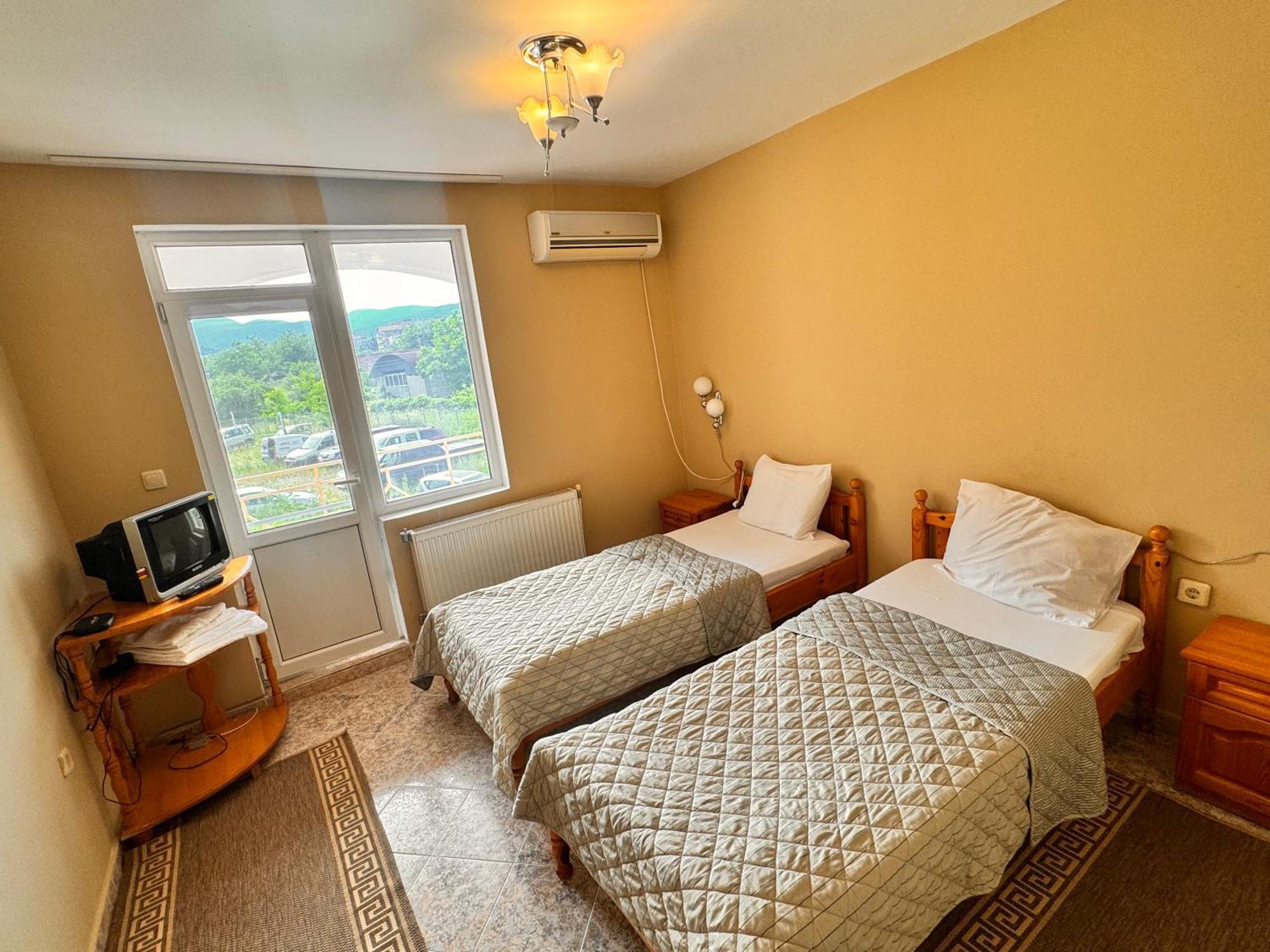 Motel International Berkovitsa Luaran gambar
