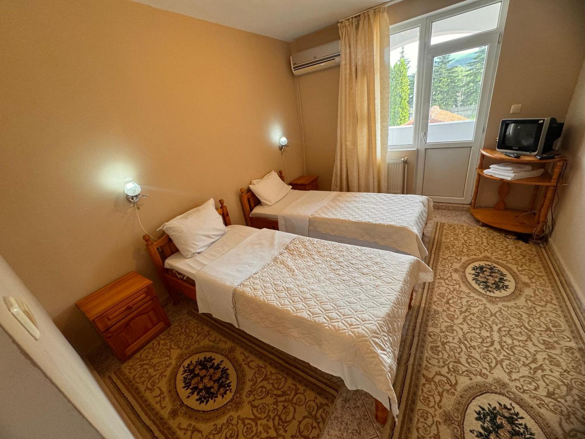 Motel International Berkovitsa Luaran gambar